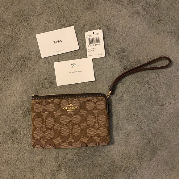 Coach Wallet wristlet  NWT - Picture 2 of 4